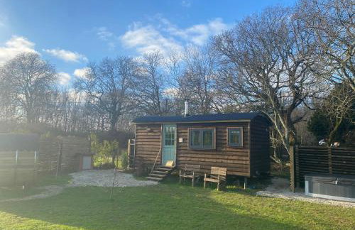 Shepherd Hut Lodge on Farm Waterside Goodwin Farm - Photo 25