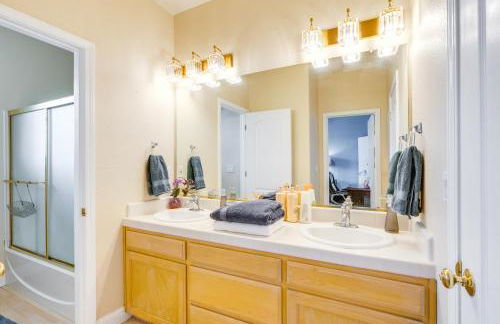 Outdoor Oasis and Hot Tub! Spacious Clovis Home - Foto 25