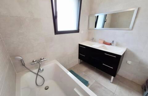 Villa Kerluz - sleeps 6 in great comfort - Foto 14