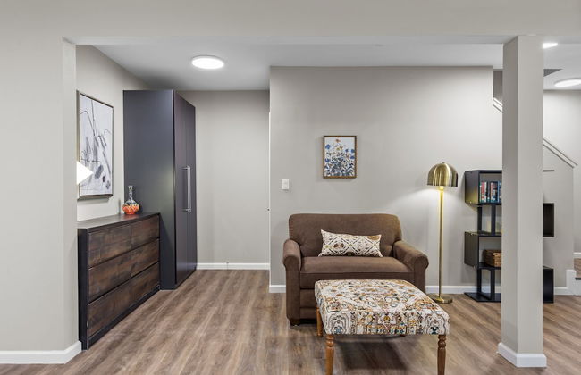 Uptown Elegant Escape | JZ Vacation Rentals - Photo 44