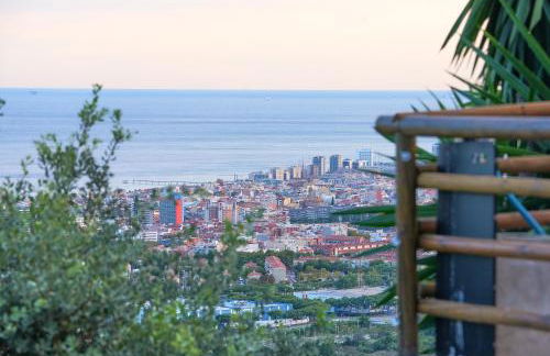 AAA View Private Terrace Outdoor Heated Hot Tub Family Fun - Photo 25