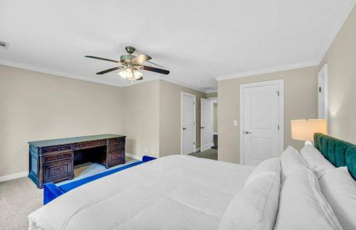 The Wexford French Chateau w Pool - Photo 54