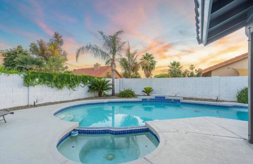 Modern Escape with Pool Ping Pong & Putting Green - Foto 51