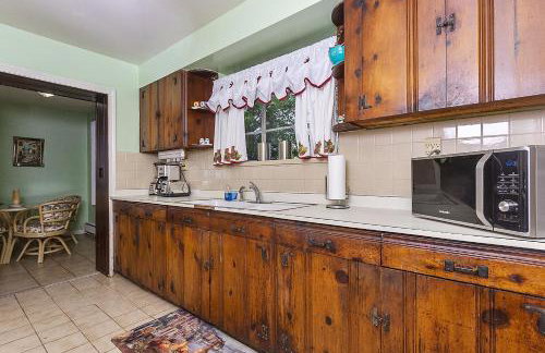 Charming Waterfront Cabin Cabin - Photo 14