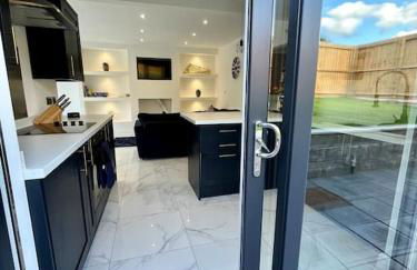 Modern Bungalow - Holiday or Contractors - Driveway Parking - Photo 23