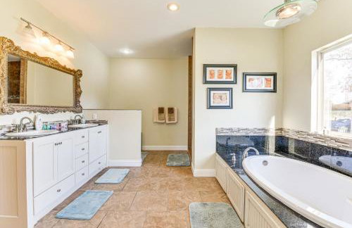 Pet-Friendly Opp Vacation Rental w/ Spacious Deck! - Foto 15