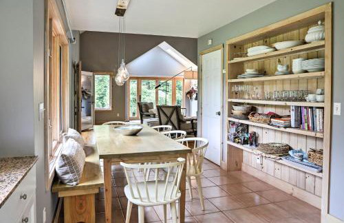 Berkshires Home on 11 Acres with Pond and 2 Fire Pits! - Foto 10