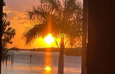 Lostman's Lodge - Everglade City, Sunset View Pool & Hot Tub - Photo 8