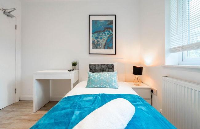 Four Bedroom House With Garden and Parking in West Midlands - Foto 2