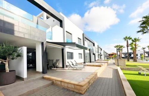 Oasis Beach nice ground floor bungalow overlooking the pool and garden - Foto 30