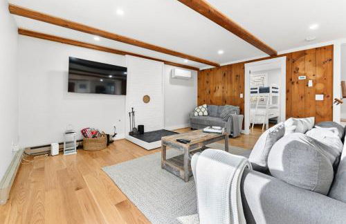 Family Getaway Walkable to Town - Foto 4