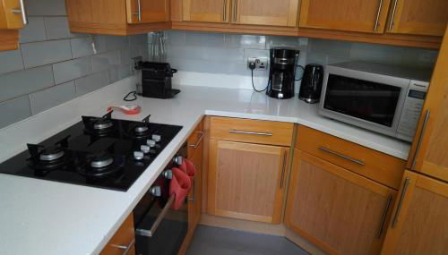 Central Woking - Photo 2