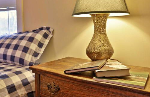 Chittenden Farmhouse - Historic 4BR, 2BA, 20 Min to Skiing, 7 Min to Mountaintop Resort - Foto 3