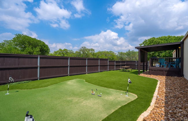 Comfort Charmmini Putting Greengame Roomgrill5 - Photo 29