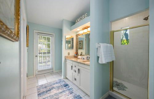 Gulf Access Waterfront Oasis with Heated Pool! Near Beach & Mercato! - Foto 35