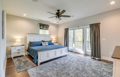 Steps From Oneida Lake Spacious Gem with Game Room! - Foto 12