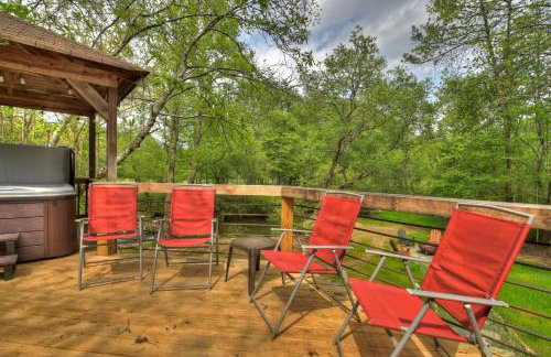 Bear Naked Hideaway - Relax in the hot tub with sounds from the nearby creek - Foto 35