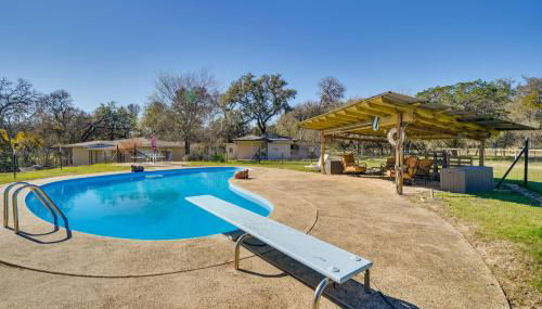 Bandera Carriage House with Medina River Access! - Foto 2