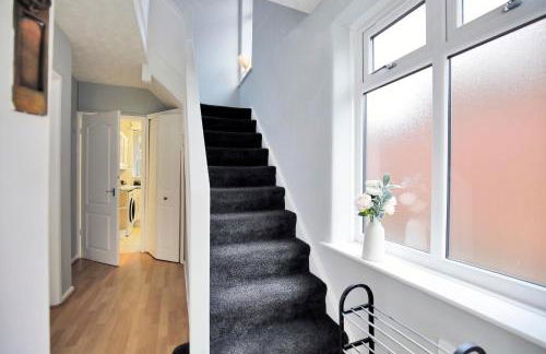 Spacious 3BR by Avalora Shortlets & Serviced Accommodations Queensway with big garden, Near train station - Foto 10