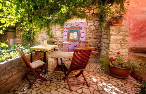 Kamene Priče rooms, music and food - Photo 1