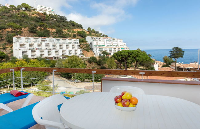 3 bedroom Apartment in Tossa de Mar with garden and terrace - Photo 15