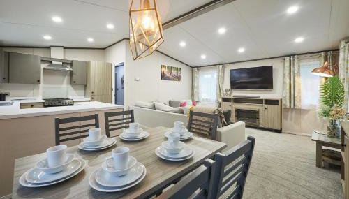 Happy Days Lodge with Hot Tub - Foto 5