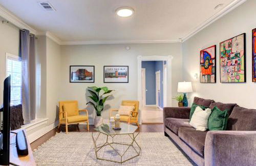 Spacious 3BR Midtown Home - Sleeps 7 - Walkable to Dining & Attractions - Easy Access to Downtown - Foto 3