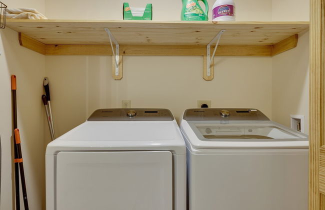 Pocono Paradise by Avantstay Lakeside Retreat, Hot Tub, Game Room, Near Beach - Foto 70