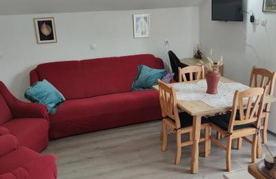 Family-friendly apartments with swimming pool Plaski, Velebit - 20466 - Foto 8