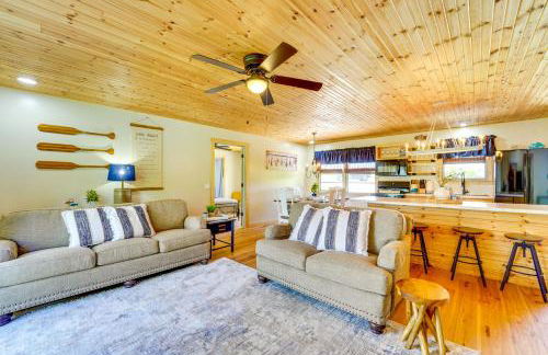 Near Table Rock Lake Family Home with Deck and Views - Foto 3