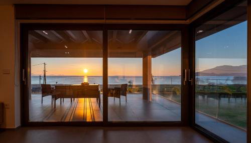 Sun and Sea Apartment - Beachfront, 2 Bedrooms with Sea View & Garden - Foto 2