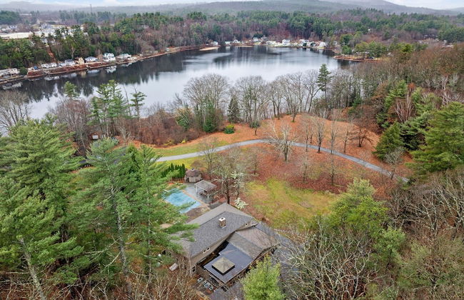 Massive Home w Sauna Pools Hot Tub Fireplaces - Photo 64