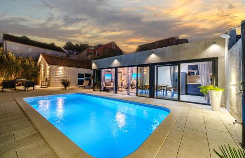 Villa TM with private heated pool, poolhouse & private garage - Photo 26