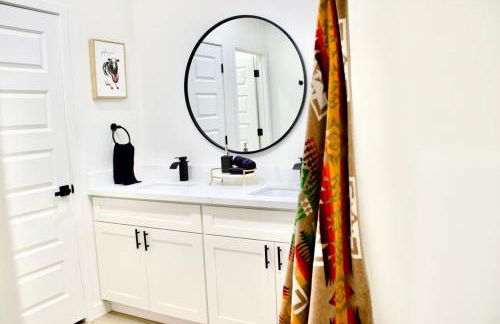 New SW Inspired Home, 9 Guests, Tesla Ready, Pet Friendly - Foto 10