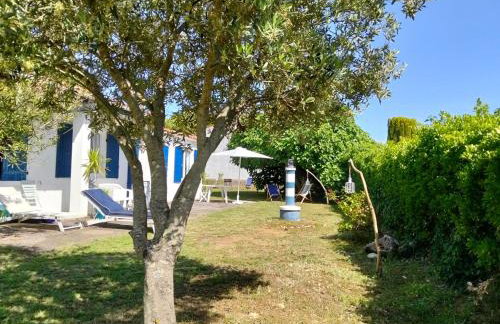 Maison oléronaise avec la plage à pied et la piste cyclable au bout du jardin - Foto 2