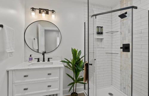 Creekside Stay | Peaceful Cottage | Elkhorn - Foto 25