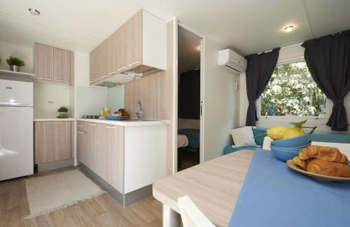 Chalet w/ Terrace & Pool - Foto 18