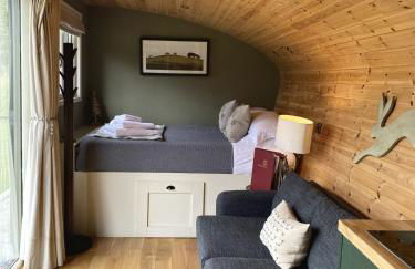 Hares Retreat - Middle Cabin - Photo 4