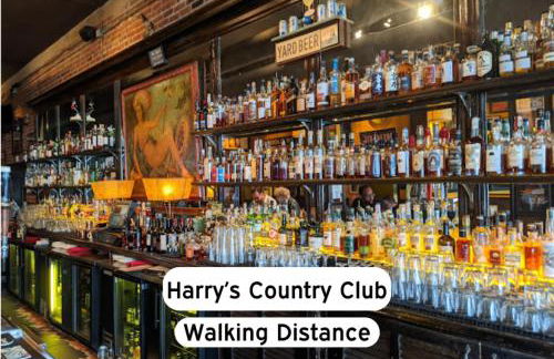 Classy 2BR-Parking, Rooftop,Near Arrowhd & TMobile - Photo 14