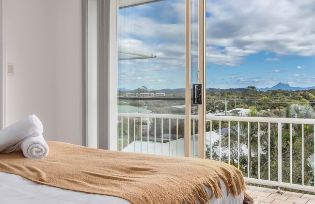 Marine Mirage - 2 Bedroom Apartment with Beachfront Vibes - Photo 12