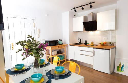 Alameda Sunny Terrace - Lovely Center Apartments - Photo 15