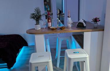 Luxury Santorini Boutique Suite with a Mediterranean Soul - 15m to Heathrow Windsor Ascot Legoland with Free Parking - Foto 17