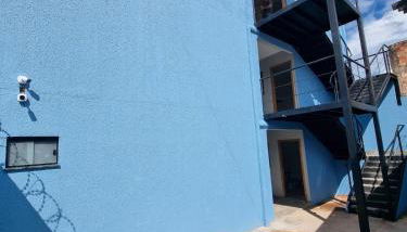 Flat completo a 6 minutos de mercado e praça - Foto 2