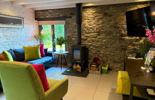 Sunridge Fishing Lodge with Hot Tub & Giant Cinema - Foto 27