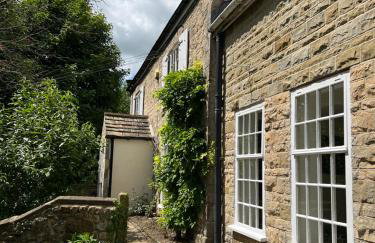 Richmond Hill Cottages, Exclusive 6 bedroom Farm House, Markington with heated pool - Photo 32