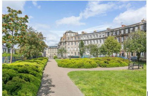 The Gardners apartment in City centre with parking - Foto 16