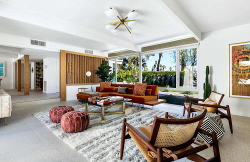 Monterey Manor Interior Designed Home Plus Pool - Photo 15