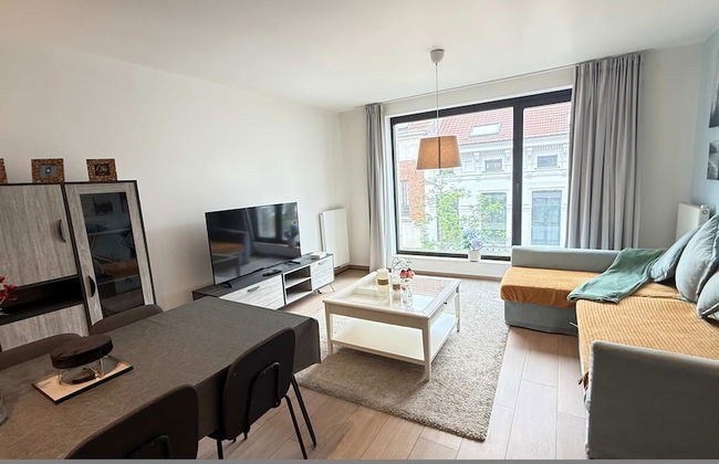 Spacious 3BR 2/5 BA Near Diamond District by Oneluxstay - Foto 2