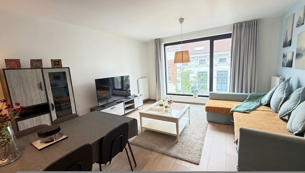 Spacious 3BR 2/5 BA Near Diamond District by Oneluxstay - Foto 1, Camera