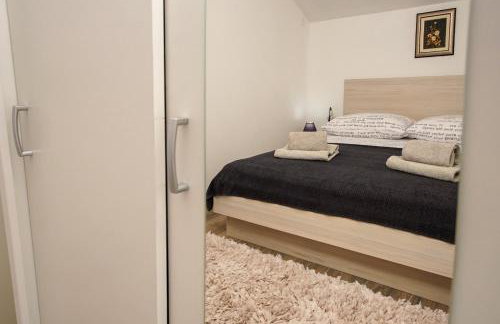 Kaprije apartmani Tina i Ena - Foto 35